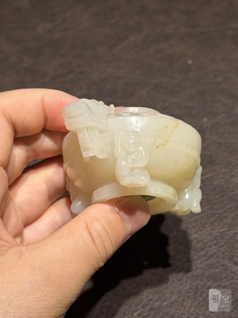 清乾隆 和田玉雕饕餮纹猴足龙耳炉 - 图13